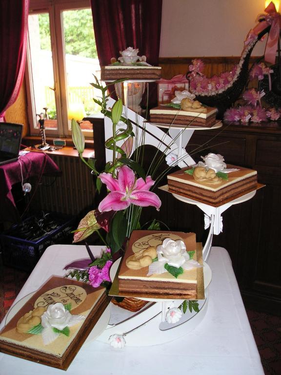 Logis Hotel Restaurant La Tete Des Faux Льо Боном Екстериор снимка