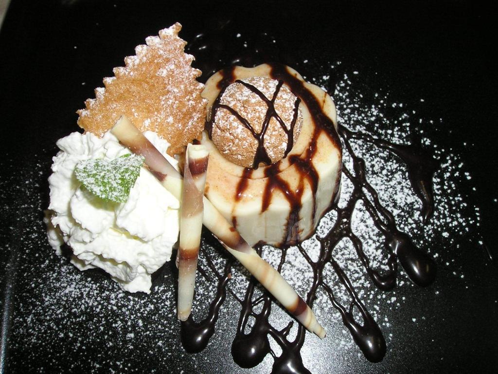 Logis Hotel Restaurant La Tete Des Faux Льо Боном Екстериор снимка