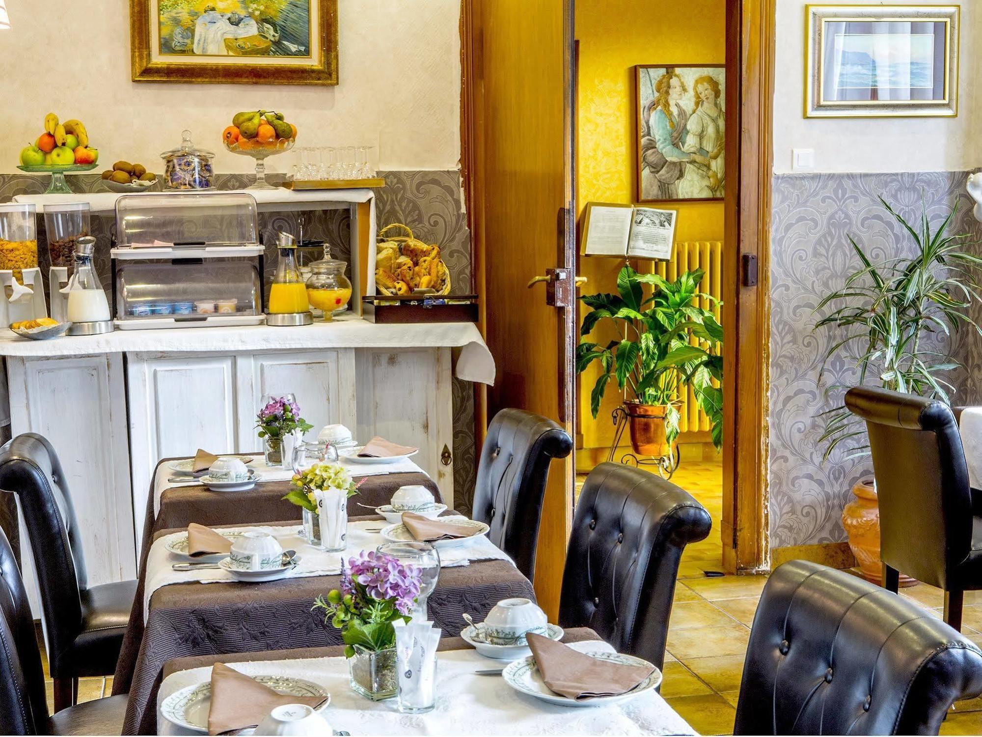 Logis Hotel Restaurant La Tete Des Faux Льо Боном Екстериор снимка