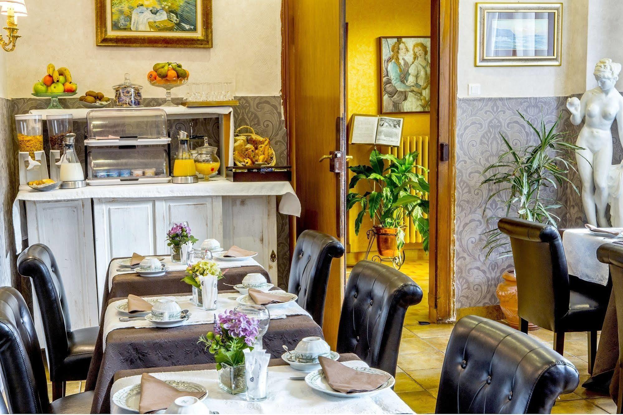 Logis Hotel Restaurant La Tete Des Faux Льо Боном Екстериор снимка