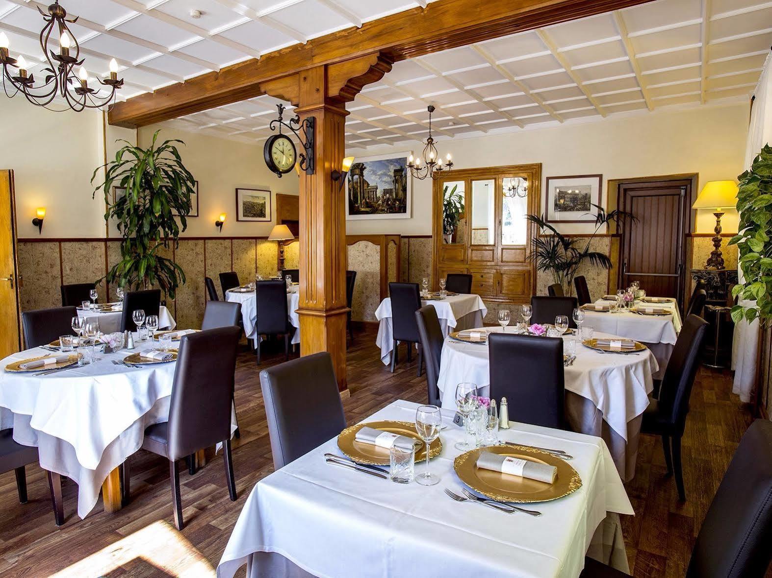 Logis Hotel Restaurant La Tete Des Faux Льо Боном Екстериор снимка
