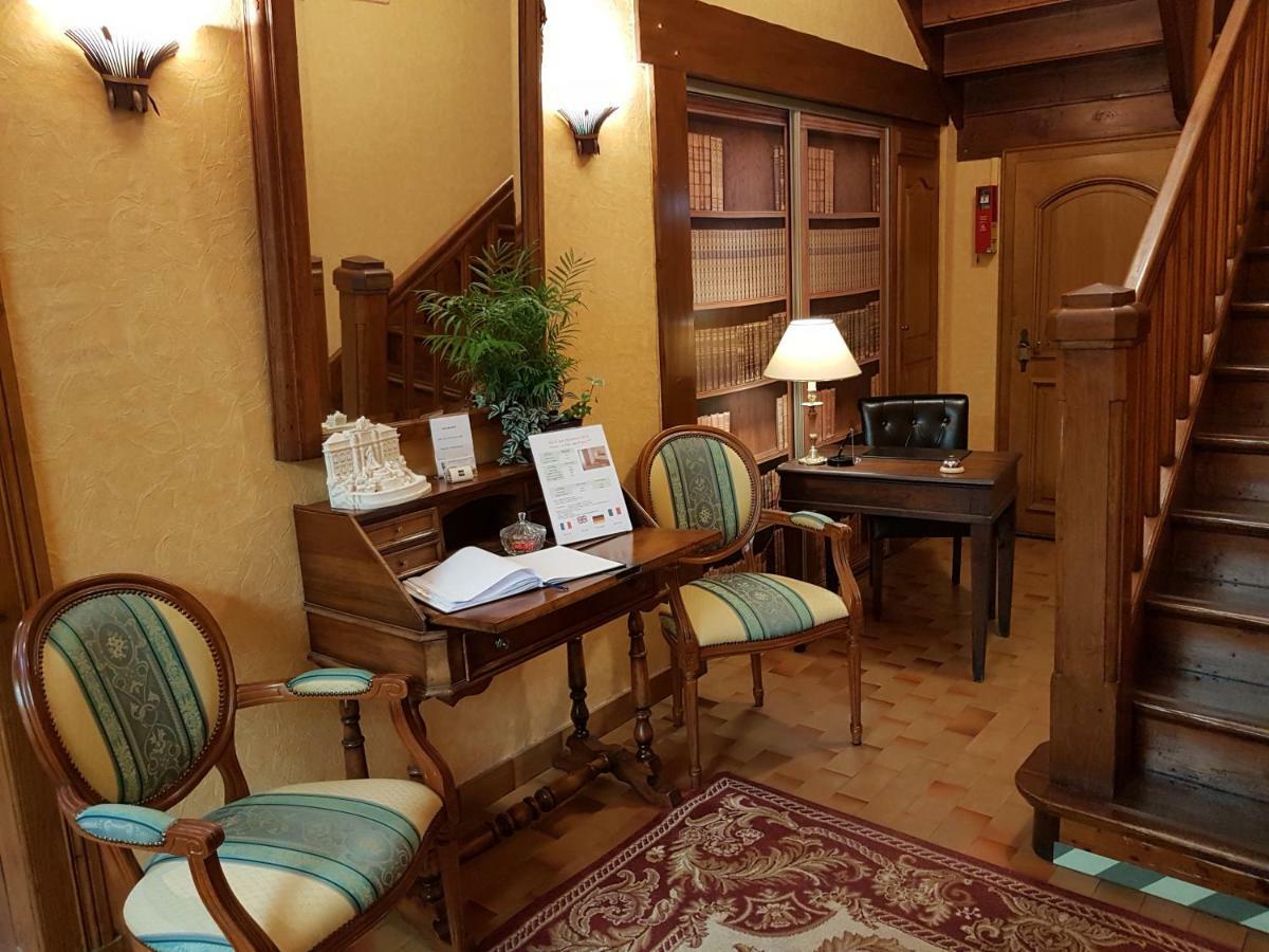 Logis Hotel Restaurant La Tete Des Faux Льо Боном Екстериор снимка